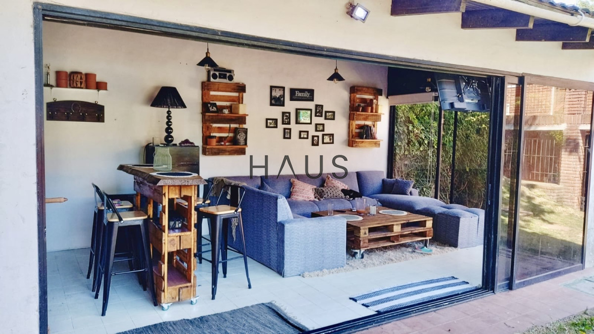 Casa ID.50 - Hermosa Casa 3 dormitorios + piscina en Jardines de Córdoba - Punta del Este