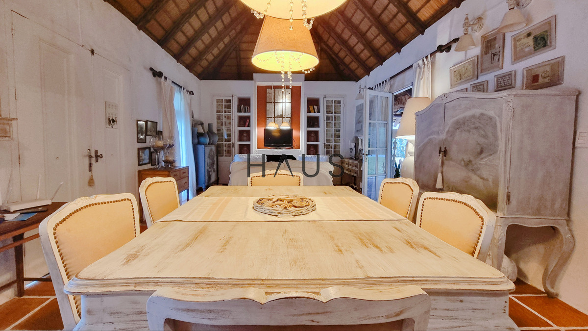Casa ID.51 - Casa en Pinares, 659 m terreno, 4 dormitorios, piscina y parrillero