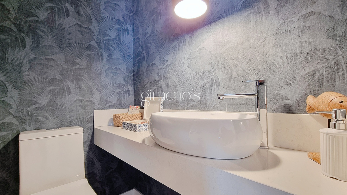 Apartamento ID.133 - Apartamento esquinero en primera linea, 3 suites, parrillero propio, espectacular vista.