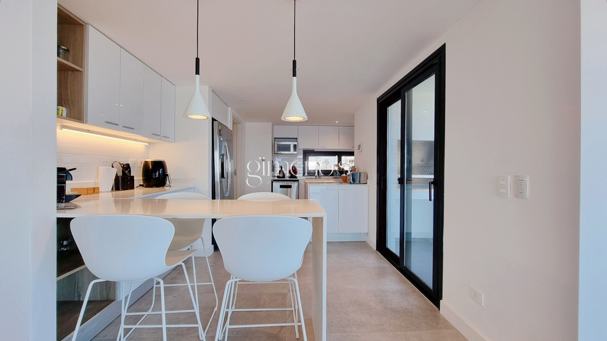 Apartamento ID.133 - Apartamento esquinero en primera linea, 3 suites, parrillero propio, espectacular vista.