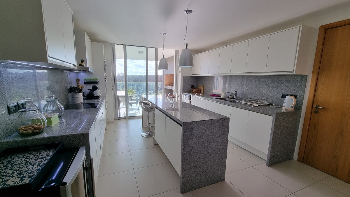 Apartamento ID.136 - Apartamento en Tiburon Terrazas Oceano, 4 Suites + dep, parrillero.