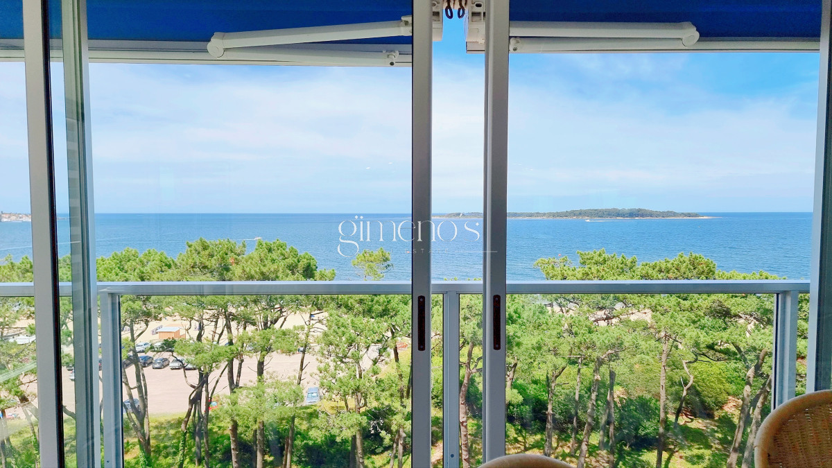 Apartamento ID.137 - Semipiso con extraordinaria vista al Mar, 3 suites + dep, garage 3 autos, bauleras