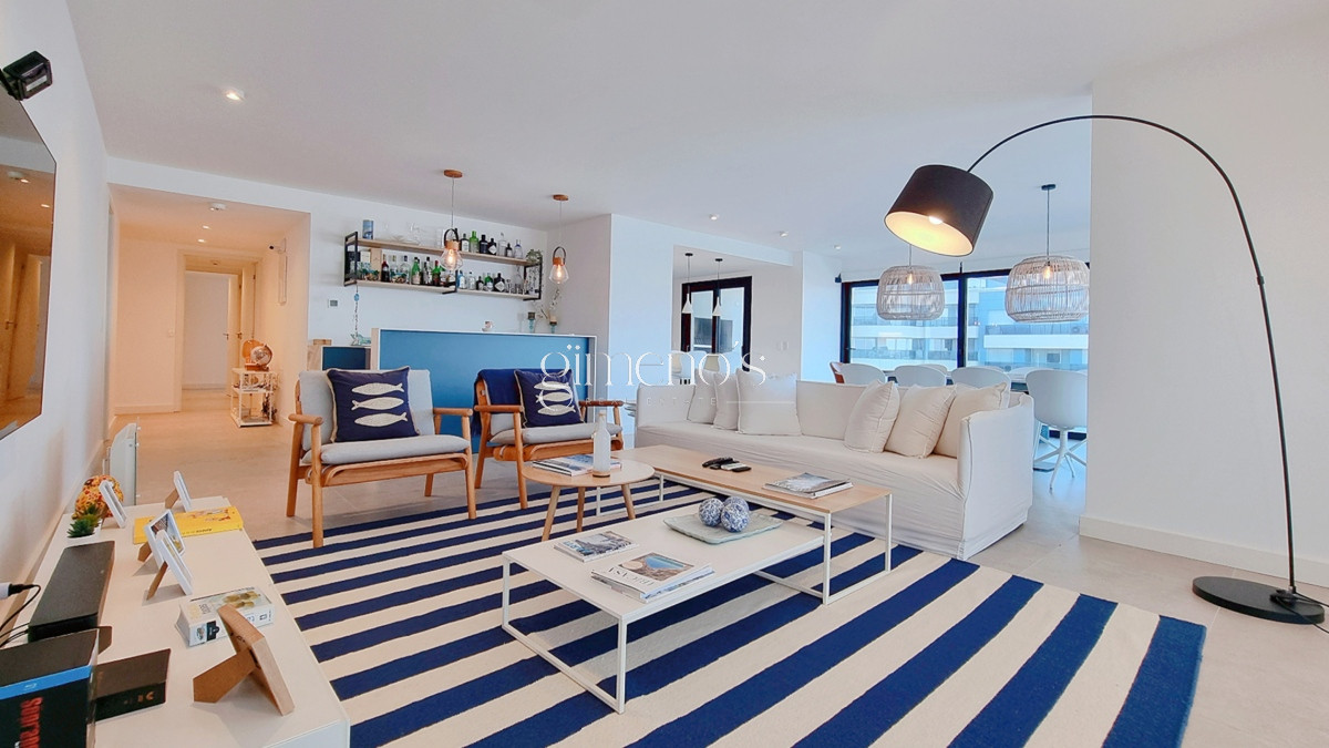 Apartamento ID.133 - Apartamento esquinero en primera linea, 3 suites, parrillero propio, espectacular vista.
