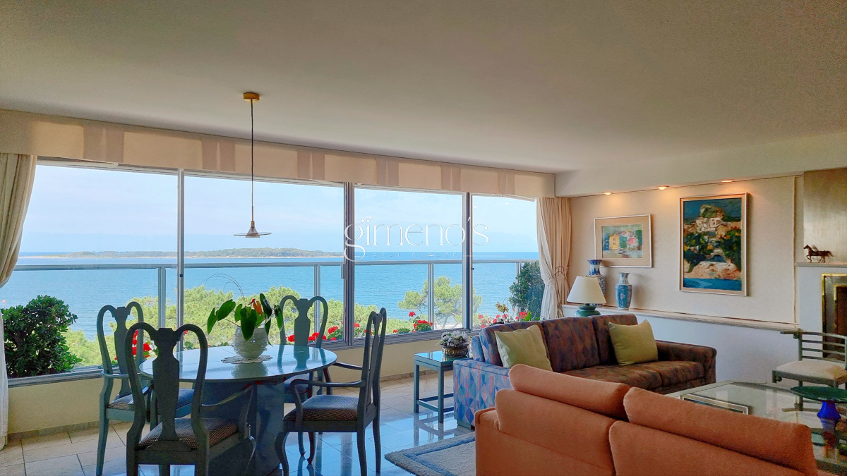 Apartamento ID.137 - Semipiso con extraordinaria vista al Mar, 3 suites + dep, garage 3 autos, bauleras