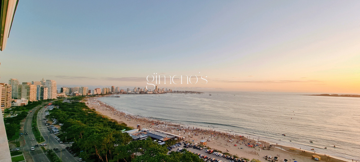 Apartamento ID.134 - Excepcional Semipiso en Golden Gate, piso alto, 3 suites+dependencia, calefaccion