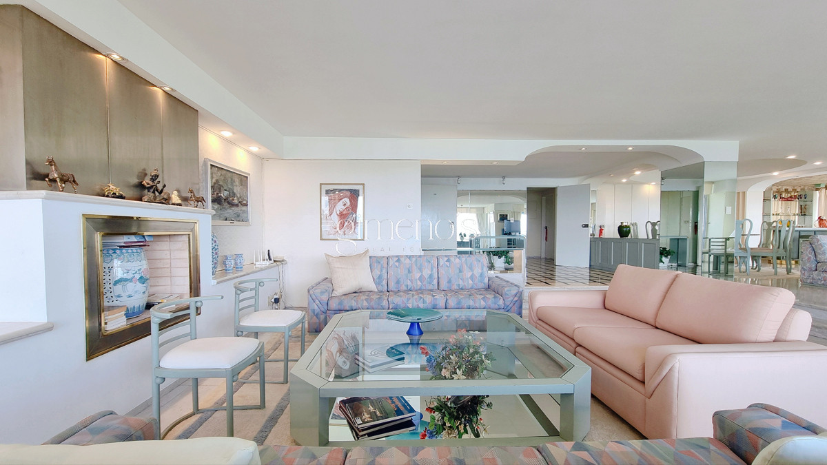 Apartamento ID.137 - Semipiso con extraordinaria vista al Mar, 3 suites + dep, garage 3 autos, bauleras