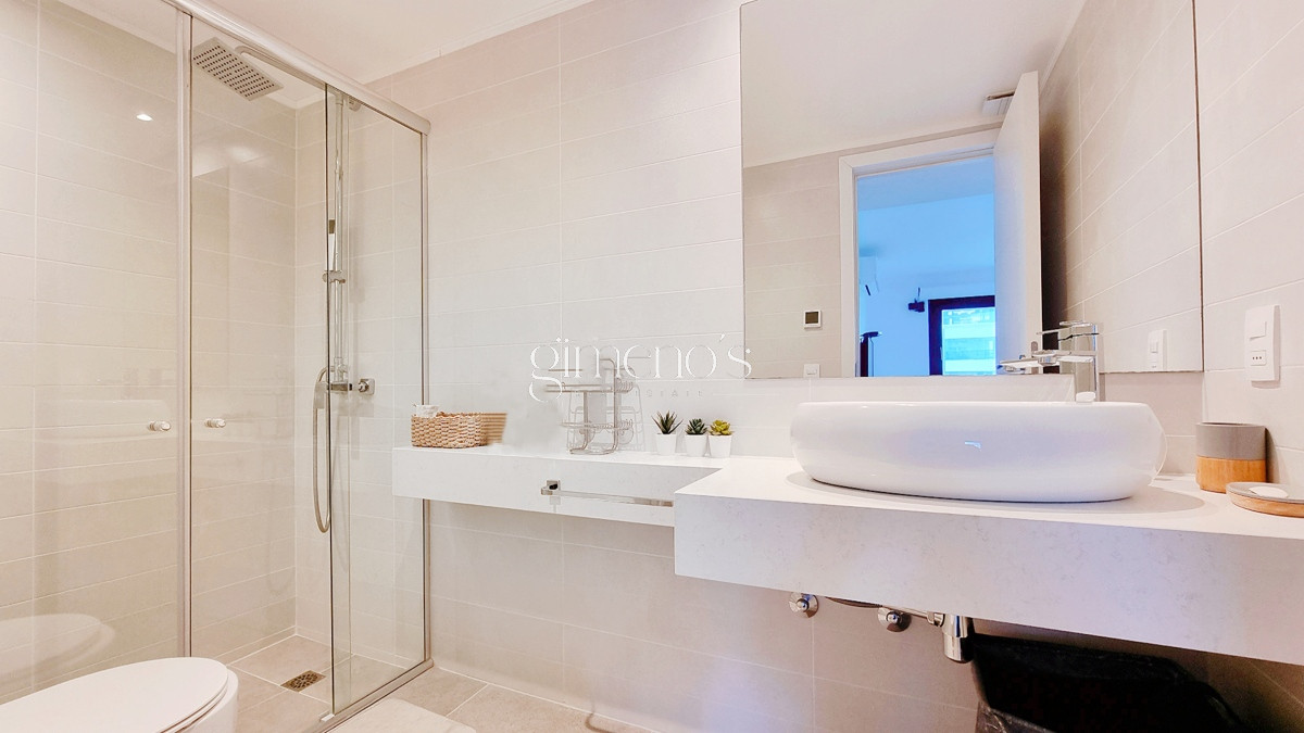 Apartamento ID.133 - Apartamento esquinero en primera linea, 3 suites, parrillero propio, espectacular vista.