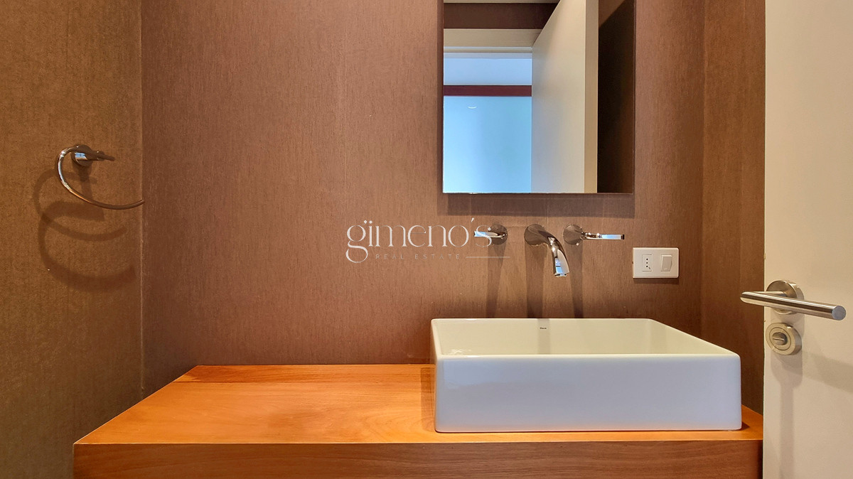 Apartamento ID.558 - Apartamento esquinero en primera linea de la Playa Brava, 4 Suites, calefaccion, garages. Punta del Este 