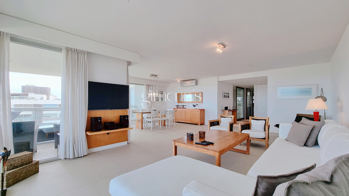 Apartamento ID.558 - Apartamento esquinero en primera linea de la Playa Brava, 4 Suites, calefaccion, garages. Punta del Este 