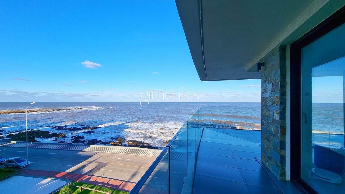 Apartamento ID.133 - Apartamento esquinero en primera linea, 3 suites, parrillero propio, espectacular vista.
