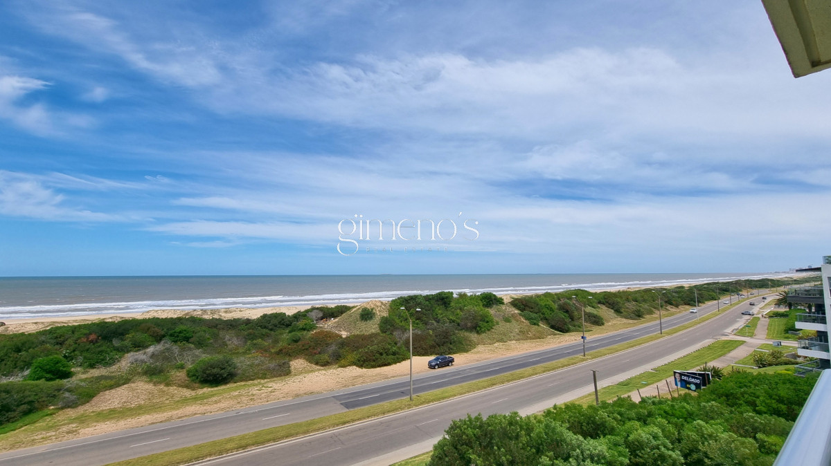 Apartamento ID.558 - Apartamento esquinero en primera linea de la Playa Brava, 4 Suites, calefaccion, garages. Punta del Este 