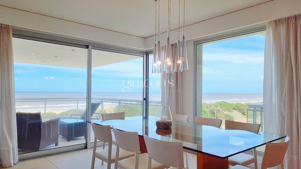 Apartamento ID.558 - Apartamento esquinero en primera linea de la Playa Brava, 4 Suites, calefaccion, garages. Punta del Este 