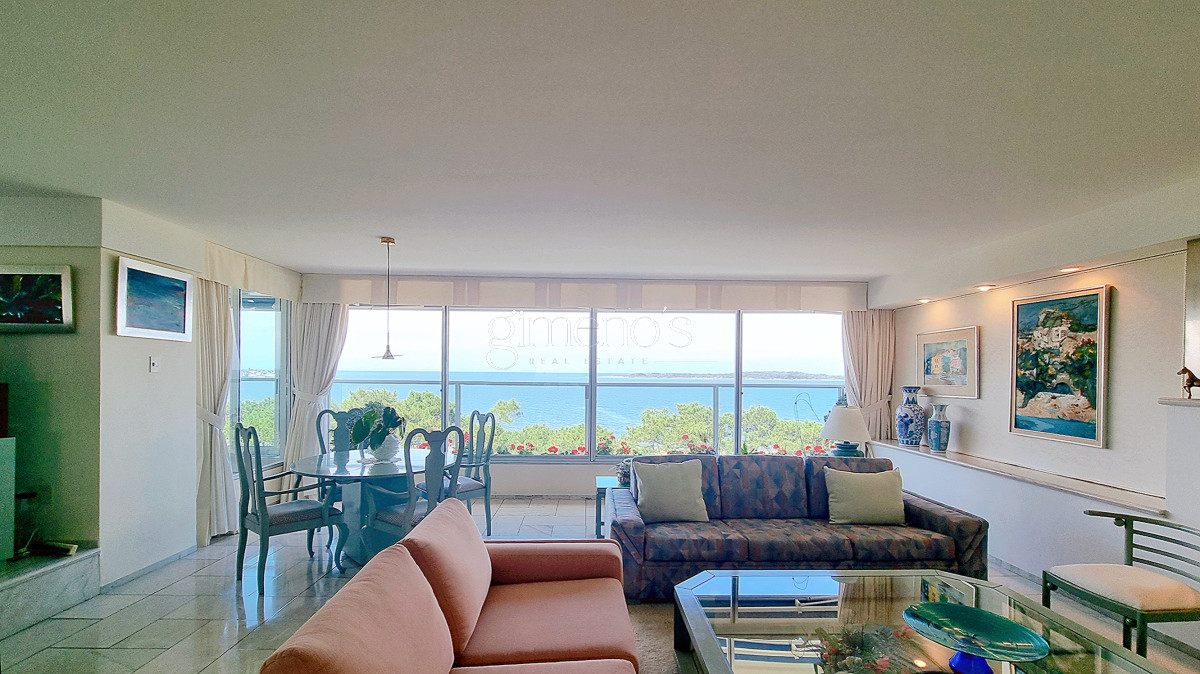 Apartamento ID.137 - Semipiso con extraordinaria vista al Mar, 3 suites + dep, garage 3 autos, bauleras
