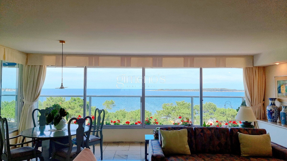 Apartamento ID.137 - Semipiso con extraordinaria vista al Mar, 3 suites + dep, garage 3 autos, bauleras