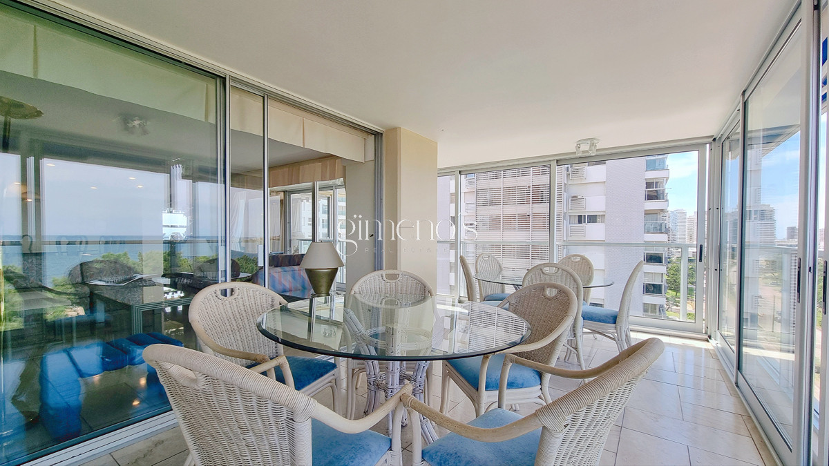 Apartamento ID.137 - Semipiso con extraordinaria vista al Mar, 3 suites + dep, garage 3 autos, bauleras