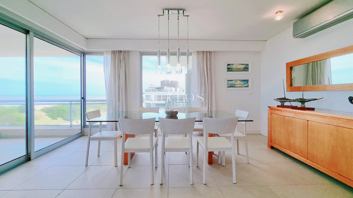 Apartamento ID.558 - Apartamento esquinero en primera linea de la Playa Brava, 4 Suites, calefaccion, garages. Punta del Este 