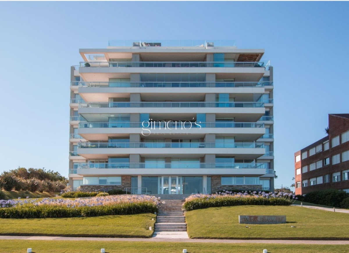 Apartamento ID.558 - Apartamento esquinero en primera linea de la Playa Brava, 4 Suites, calefaccion, garages. Punta del Este 