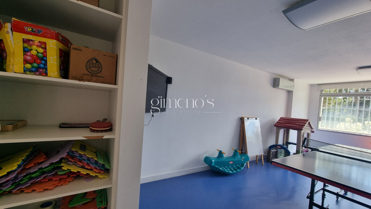 Apartamento ID.137 - Semipiso con extraordinaria vista al Mar, 3 suites + dep, garage 3 autos, bauleras