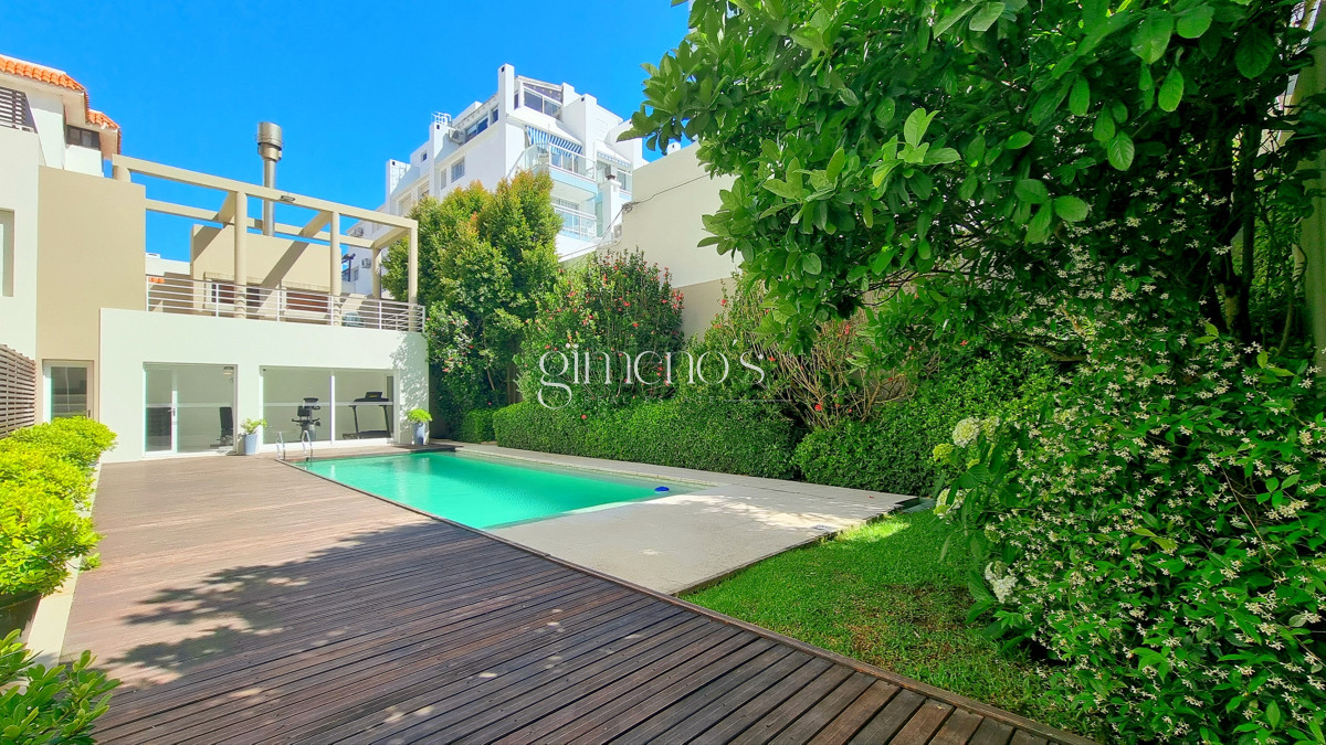 Apartamento ID.138 - Apartamento moderno en Peninsula, 3 dormitorios, parrillero, garage doble. Planta Baja.