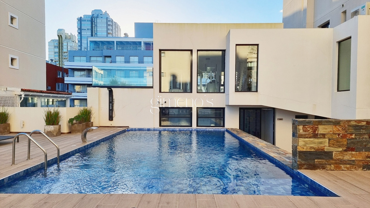 Apartamento ID.133 - Apartamento esquinero en primera linea, 3 suites, parrillero propio, espectacular vista.