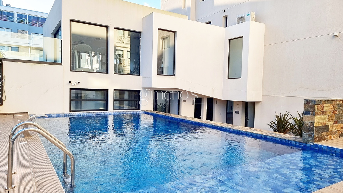 Apartamento ID.133 - Apartamento esquinero en primera linea, 3 suites, parrillero propio, espectacular vista.