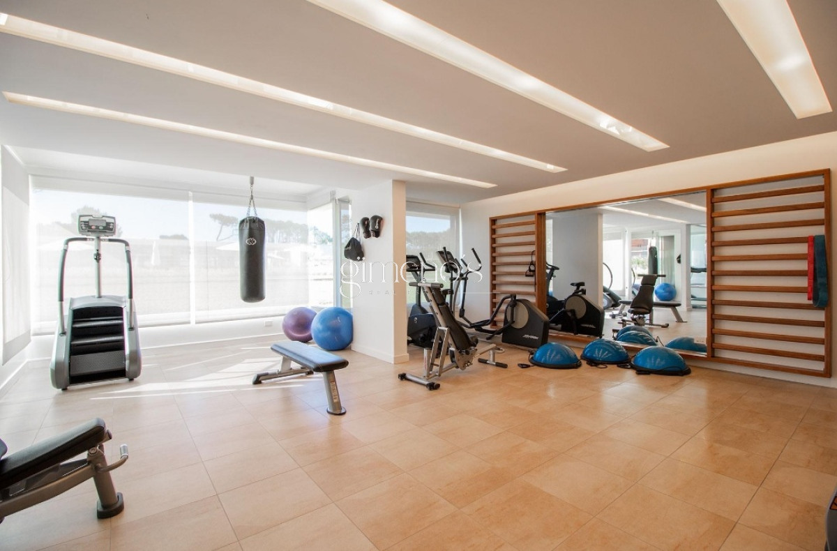 Apartamento ID.558 - Apartamento esquinero en primera linea de la Playa Brava, 4 Suites, calefaccion, garages. Punta del Este 