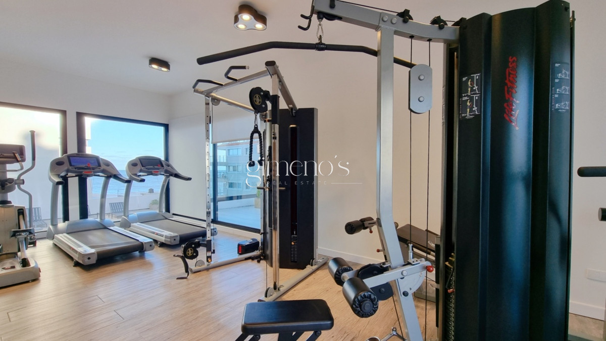 Apartamento ID.133 - Apartamento esquinero en primera linea, 3 suites, parrillero propio, espectacular vista.