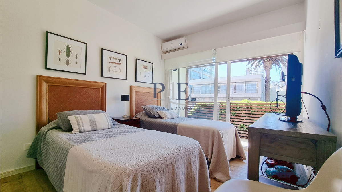 Apartamento moderno en Peninsula, 3 dormitorios, parrillero, garage doble. Planta Baja. - Imagen 17