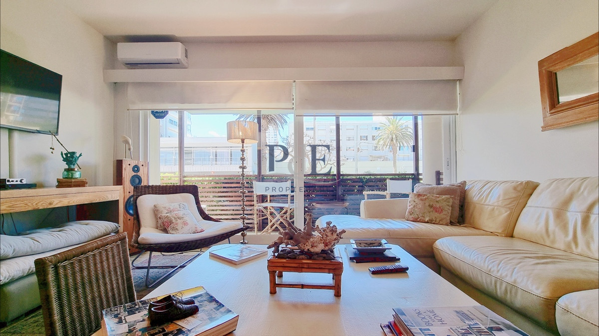 Apartamento moderno en Peninsula, 3 dormitorios, parrillero, garage doble. Planta Baja. - Imagen 2