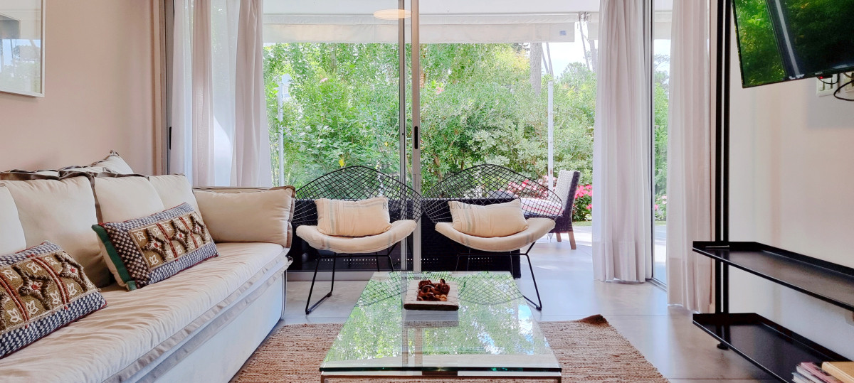 Apartamento ID.101 - Apartamento a 2 cuadras de la Mansa, 3 dormitorios, Jardin, parrillero y alefaccion, 