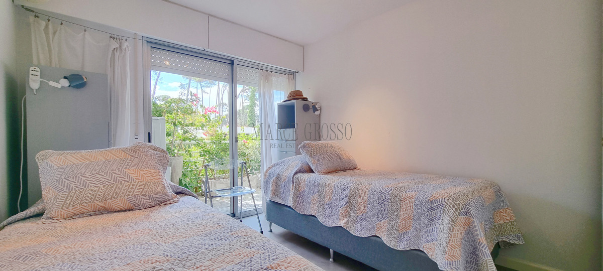 Apartamento ID.101 - Apartamento a 2 cuadras de la Mansa, 3 dormitorios, Jardin, parrillero y alefaccion, 