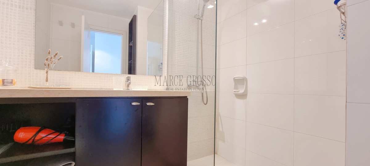 Apartamento ID.101 - Apartamento a 2 cuadras de la Mansa, 3 dormitorios, Jardin, parrillero y alefaccion, 
