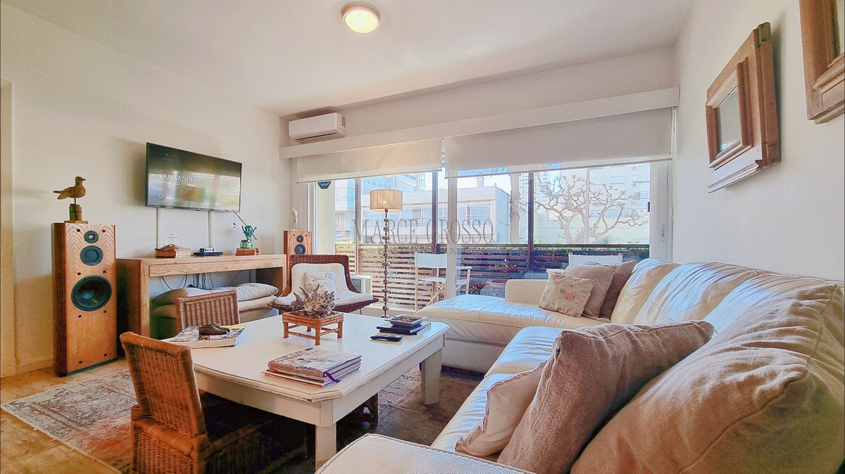 Apartamento ID.53 - Apartamento moderno en Peninsula, 3 dormitorios, parrillero, garage doble. Planta Baja.