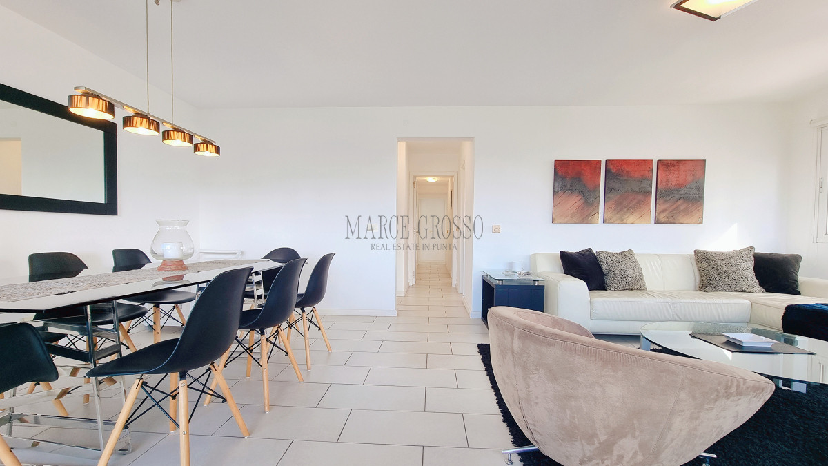 Apartamento ID.52 - Apartamento moderno, 3 dormitorios, 3 baños, parrillero, losa radiante y Vista al mar!