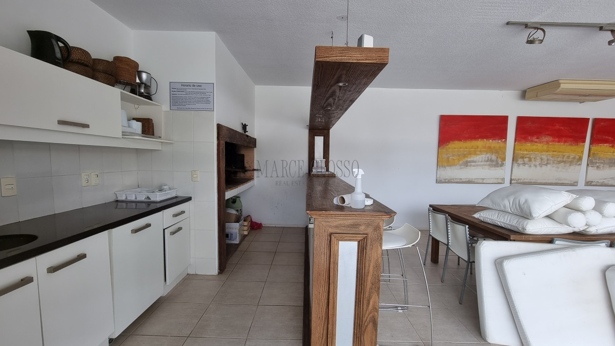 Apartamento ID.101 - Apartamento a 2 cuadras de la Mansa, 3 dormitorios, Jardin, parrillero y alefaccion, 