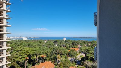 Venta de Apartamento de 1 dormitorio y 1 baño, garaje, bajos gastos, excelentes servicios.