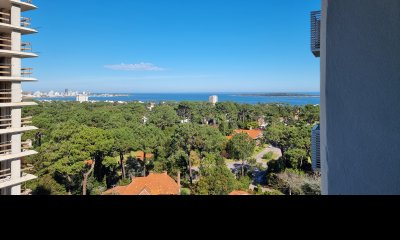 Venta de Apartamento de 1 dormitorio y 1 baño, garaje, bajos gastos, excelentes servicios.