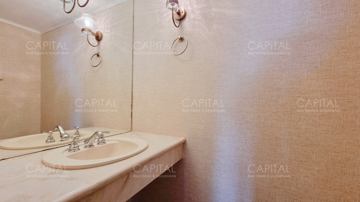 Apartamento ID.37679 - Semipiso con extraordinaria vista al Mar, 3 suites + dep, garage 3 autos, bauleras