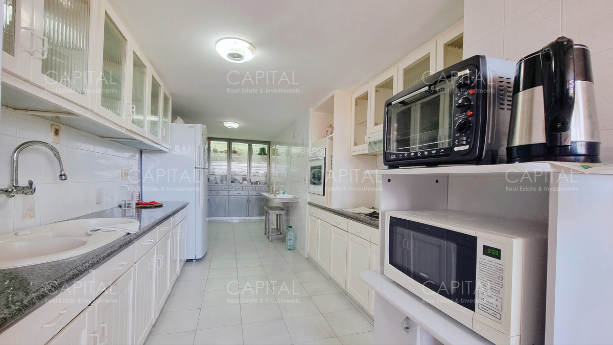 Apartamento ID.37679 - Semipiso con extraordinaria vista al Mar, 3 suites + dep, garage 3 autos, bauleras