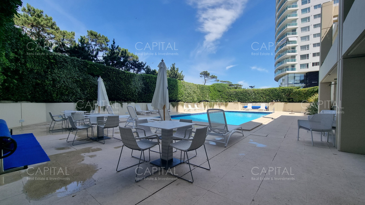 Apartamento ID.37679 - Semipiso con extraordinaria vista al Mar, 3 suites + dep, garage 3 autos, bauleras