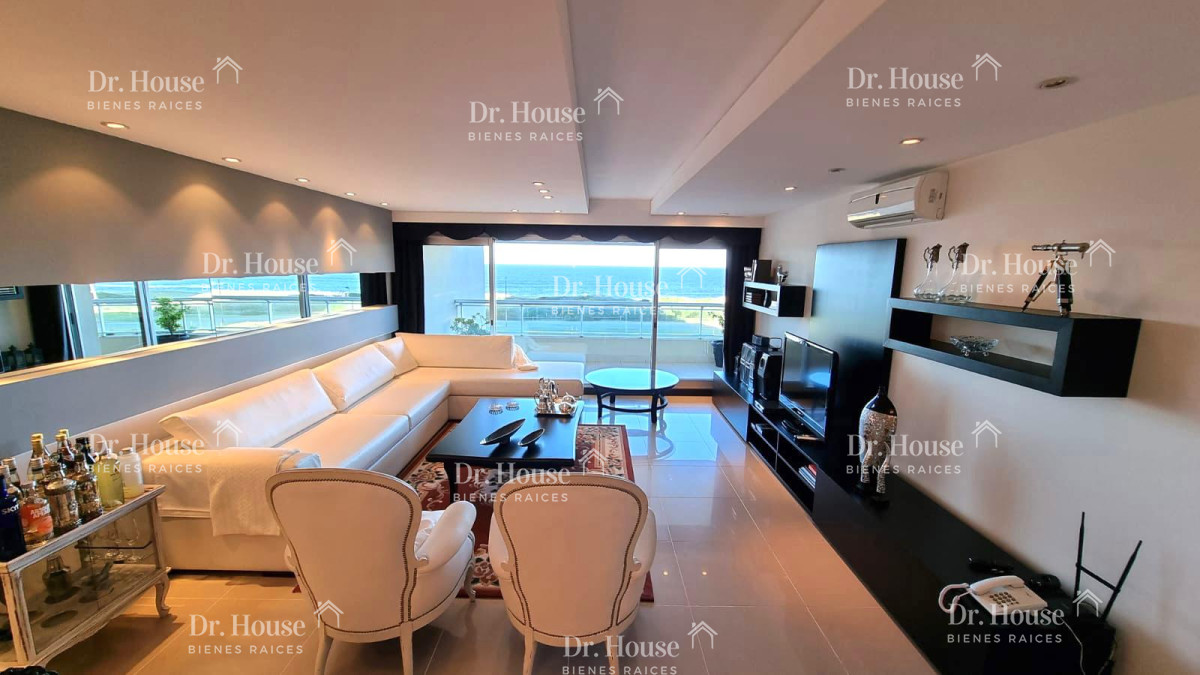 Apartamento en venta Torre Lobos, 3 Suites + servicio.  - DRH342A