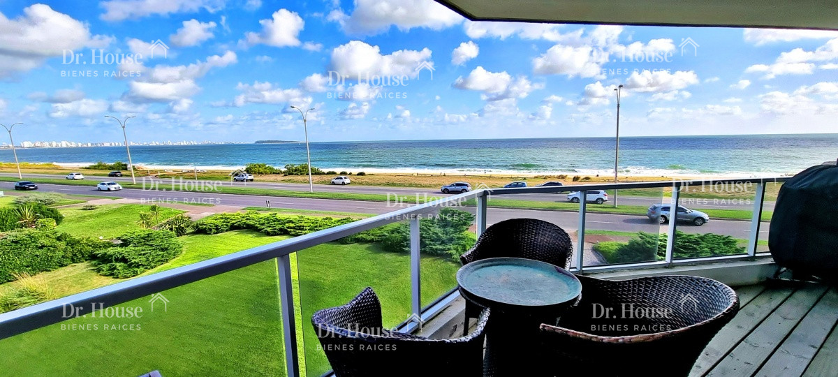 Frente al Mar, 3 dormitorios 3 baños, hermosa vista hacia Punta del Este - DRH262A