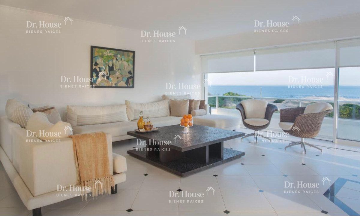 Espectacular Triplex en Playa Brava, Exclusivo, 6 dormitorios en suite, 2 garages - DRH424A