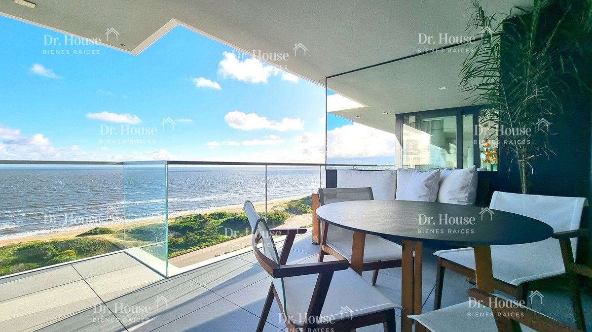 Apartamento en primera linea de Playa Mansa, 2 Suites, magnifica vista al mar - DRH1245A