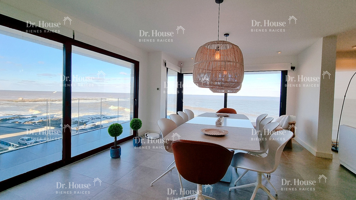 Apartamento esquinero en primera linea, 3 suites, parrillero propio, espectacular vista. - DRH1236A