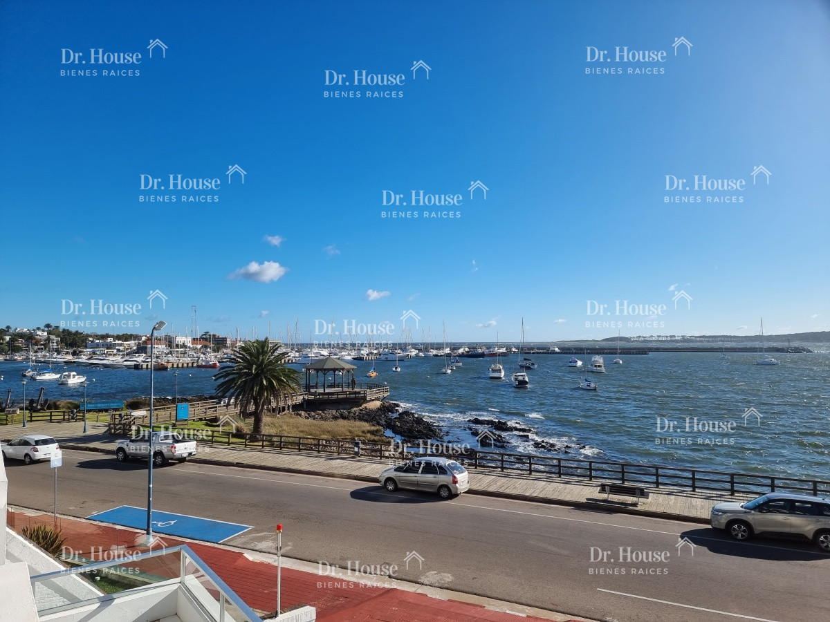Apartamento en frente al puerto de Punta del Este - DRH399A