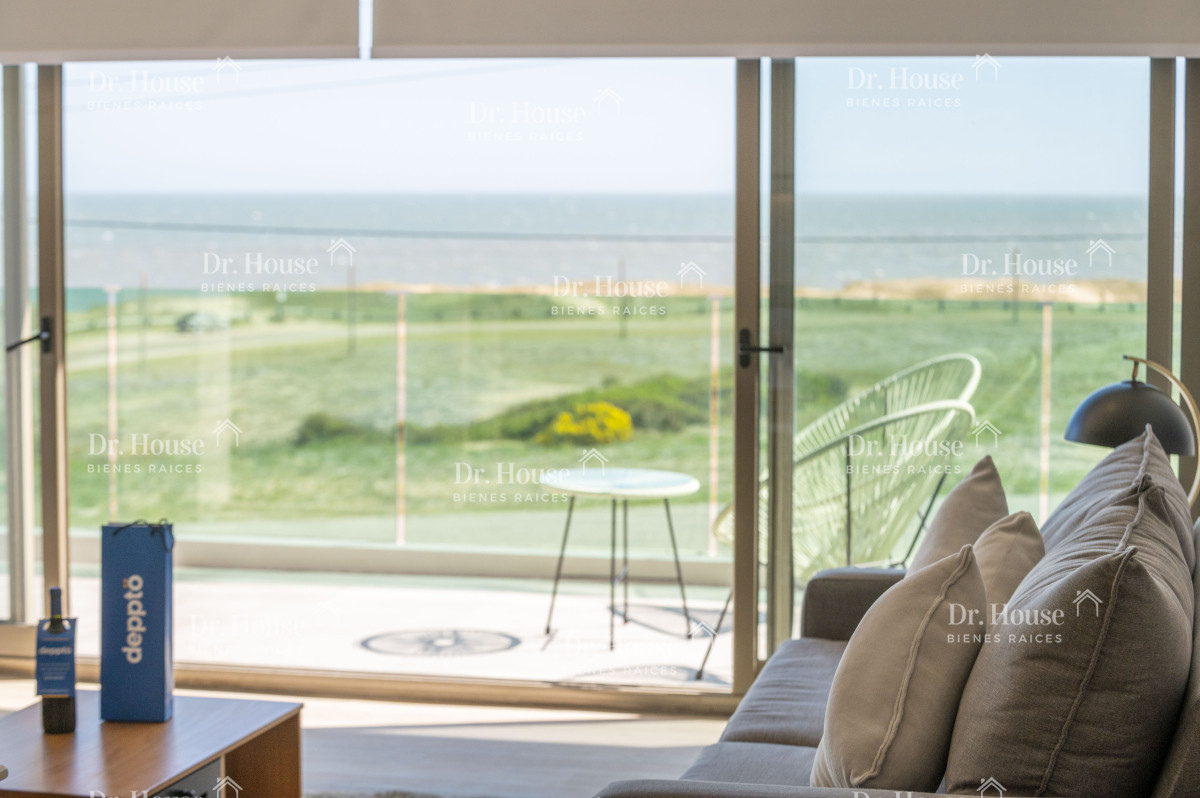Oportunidad! Apartamento 2 dormitorios frente al mar en Las Grutas - Punta Ballena - DRH1539A