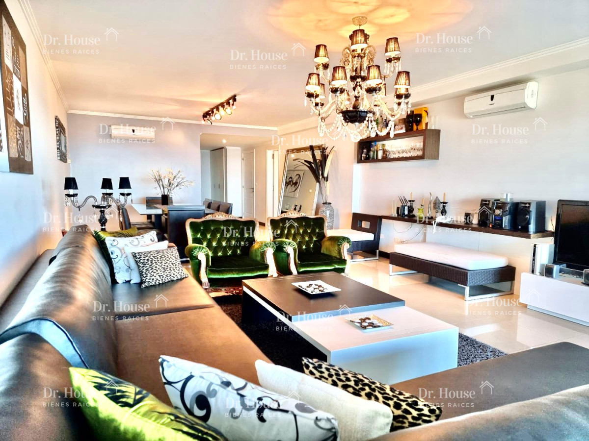 Apartamento en Torre Lobos frente a Playa Brava, 3 suites y servicio - DRH341A