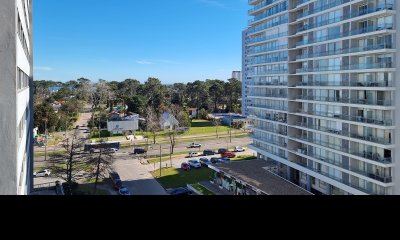 Apartamento en Torre Antares, 2 dormitorios, 2 baños reciclados