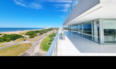 Penthouse en Brava, 4 Suites + dep, piscina privada, magnificas vistas